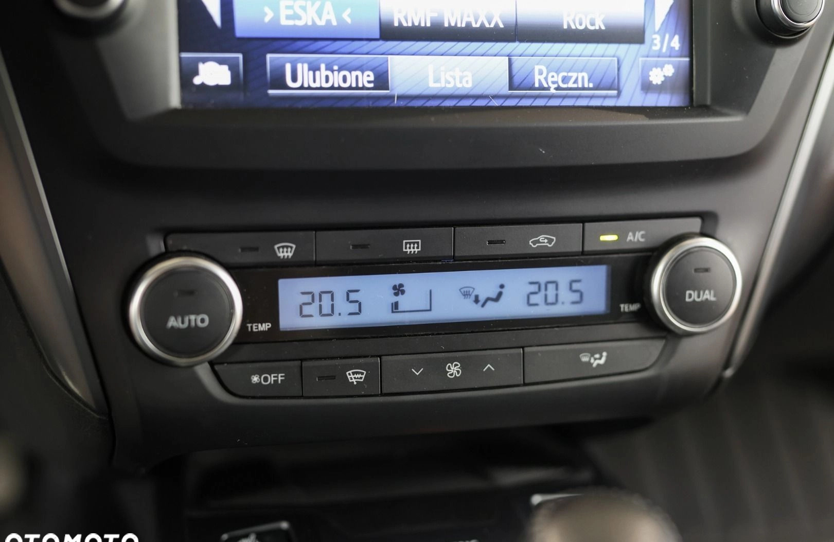 Toyota Avensis cena 78850 przebieg: 101018, rok produkcji 2018 z Przedbórz małe 596